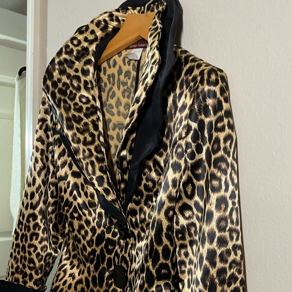 DESIGN TODAY’S VINTAGE ANIMAL PRINT JACKET WITH WIRED DOUBLE COLLAR.Y2K
BOHO MED - Picture 7 of 16
